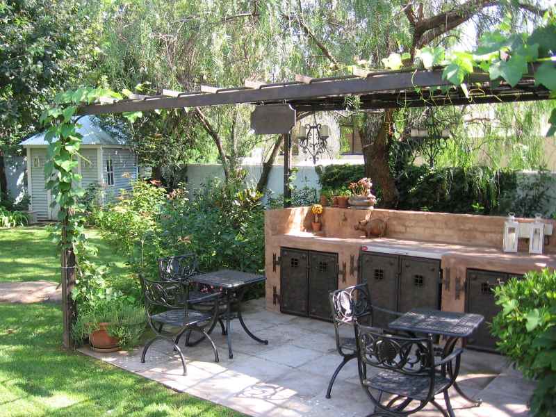 Small seating area with braai and pizza facilities